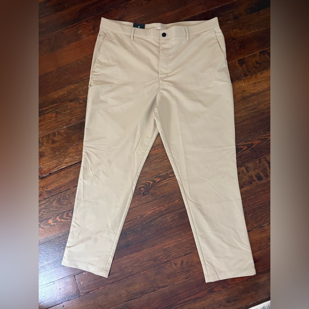 NWT 40x30 Banana Republic Men's stretchy Tan Pants